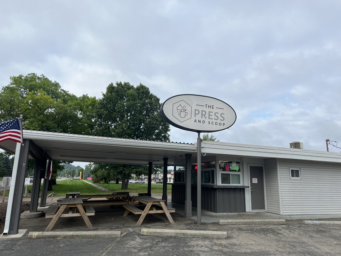 The Press and Scoop (Twist and Shake) - July 18 2022 (newer photo)